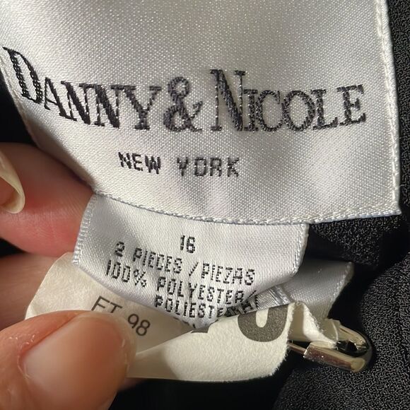 Vtg 90s Danny & Nicole black polyester  short sleeved long jacket - Picture 8 of 8